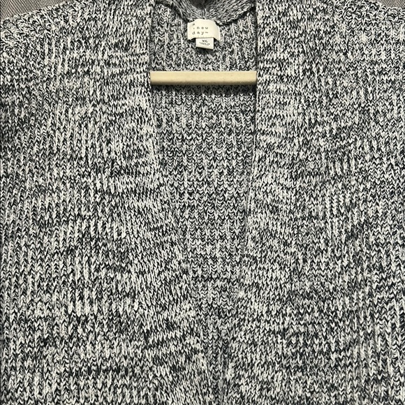 Women's Gray Knit Sweater - Picture 3 of 7